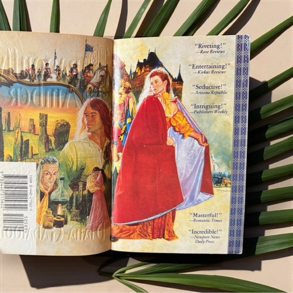 Dragonfly in Amber by Diana Gabaldon – Vintage 1992 Paperback – Outlander Book 2 - Picture 7 of 9